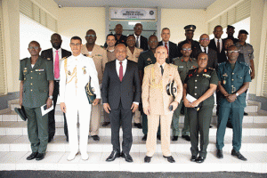 CEREMONIE DE DECORATION DE L’ATTACHE DE DEFENSE DU ROYAUME DU MAROC EN FIN DE MISSION